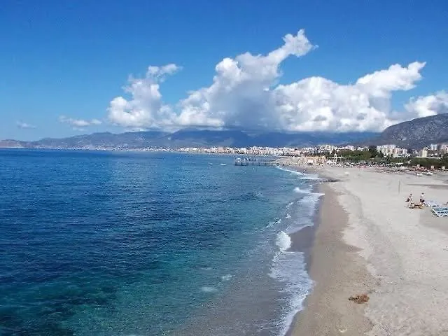 Cosy Flat, 150m To The Sea Daire